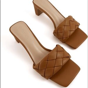 New Coutgo Square toed heeled sandals